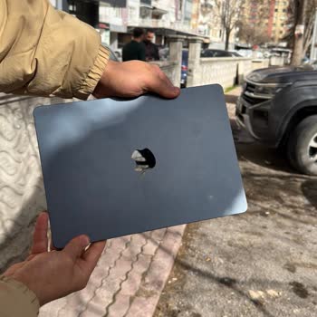 Macbook Air M2 Yetkili Serviste Çizik Ve Sorumluluk Reddi Şikayeti