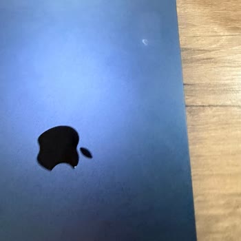 Macbook Air M2 Yetkili Serviste Çizik Ve Sorumluluk Reddi Şikayeti