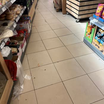 Hijyen Sorunları Ve Personel Eksikliği A101 Kartepe Şubesinde