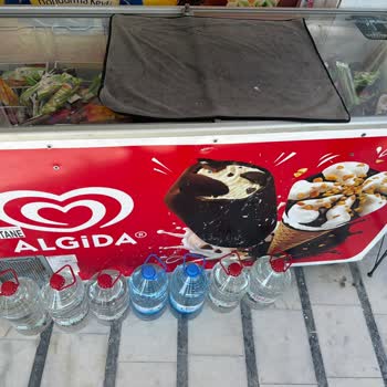 Algida’nın Büyük Şemsiye Ve Reklam Malzemelerini Geciktirmesi Mağduriyet Yaratıyor