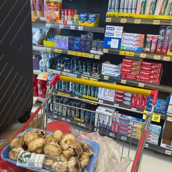 Şok Market'te Bozuk Mantar Ürünü İçin İade Ve Personel Davranışı Şikayeti