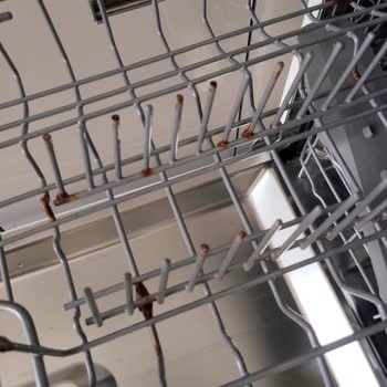 Arçelik 6333 Bulaşık Makinesinin Sepetleri Paslanarak Kullanılamaz Hale Geldi