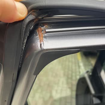 Honda CR-V 2019 Arka Kapak Fitillerindeki Paslanma Garantiden Sonra Ücretsiz Onarım Talebi