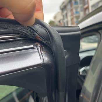 Honda CR-V 2019 Arka Kapak Fitillerindeki Paslanma Garantiden Sonra Ücretsiz Onarım Talebi