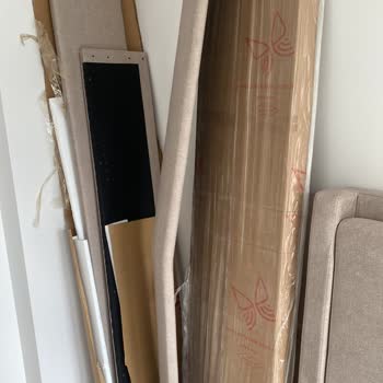 Kelebek Mobilya'da Lekeli Berjer, Kırık Yatak Ve İade Sorunları