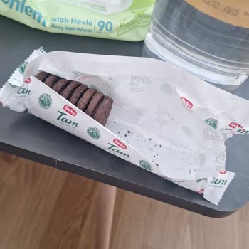 Torku Kakaolu Bisküviden Kağıt Benzeri Yabancı Madde Çıktı, Gıda Güvenliği Endişesi