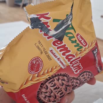 Torku Kakaolu Bisküviden Kağıt Benzeri Yabancı Madde Çıktı, Gıda Güvenliği Endişesi