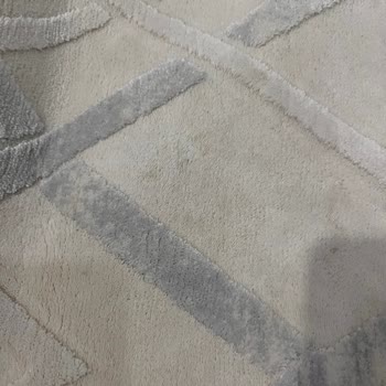 Halılar Yıkanmış Gibi Görünüyor Ama Leke Kaldı