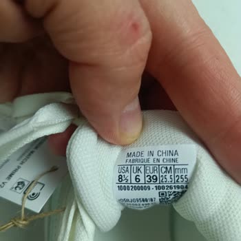 Yanlış Numara Gönderildiği İçin Bayramda Ayakkabısız Kaldık