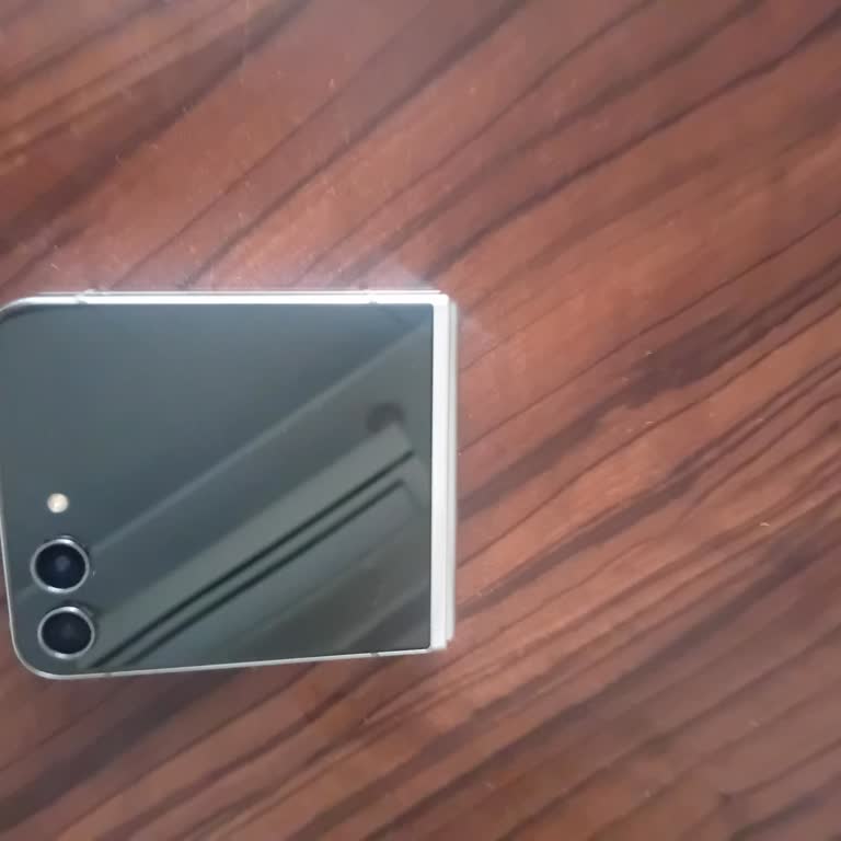 Samsung Telefon Z Flip 5 Tamir Sonrası Ekran Koruyucu Eksikliği Ve Aşırı Ücret