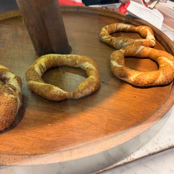 Simit Eksikliği Ve Olumsuz Personel Davranışı