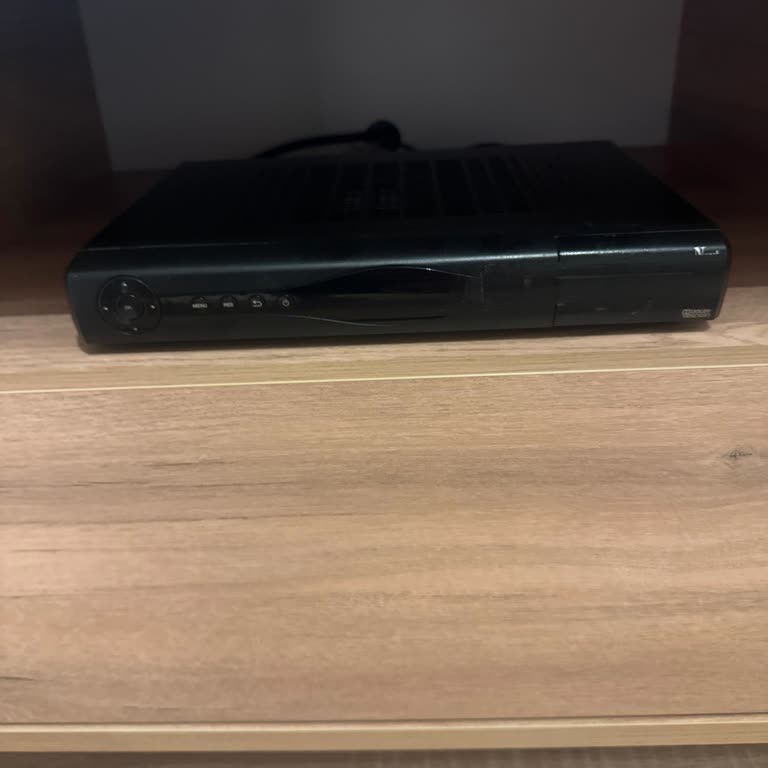 Arızalı Uydu Alıcısı İçin 650 TL Servis Ücreti Ve Yayın Kesintisi Şikayeti