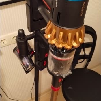 Dyson V16 Süpürge Parkeleri Çiziyor Ve Filtre Uyarısı Veriyor