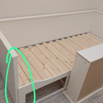 Hemnes Divanın Çatlak Parçası İçin Hızlı Değişim Talebi