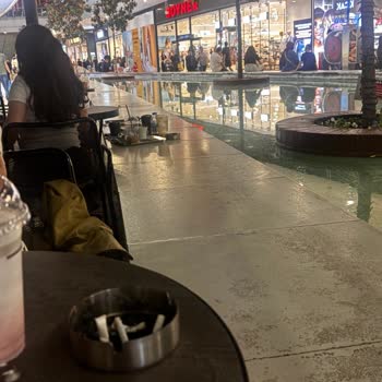 Kahve Dünyası Başiskele Şubesinde Hijyen Ve Temizlik İhmali