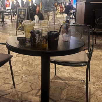 Kahve Dünyası Başiskele Şubesinde Hijyen Ve Temizlik İhmali