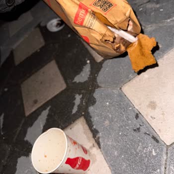 Popeyes Şubesinde Kola Korumasız Paketlendi, İçki Döküldü