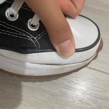 Garanti Sürecinde Deforme Olan Converse Ayakkabı İçin Ücret İadesi Talebi