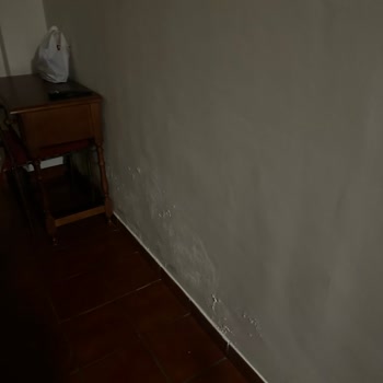 Sevilla'da Yoğun Rutubet Kokusu Ve Otel Değişikliği İhmal Edildi