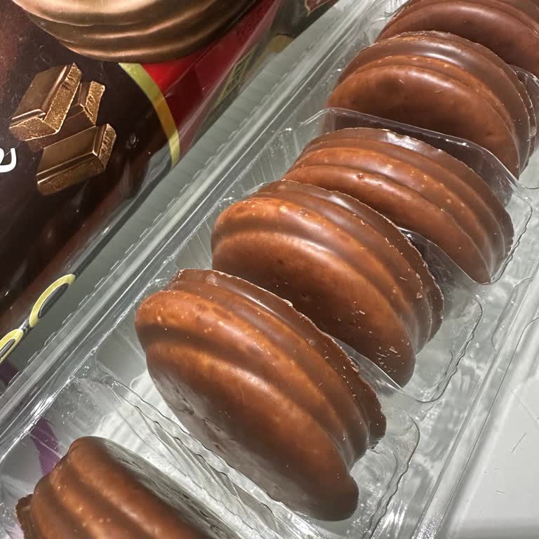 Luppo Keklerinde Çikolata Kaplaması İnceliği Ve Yanıltıcı Ambalaj