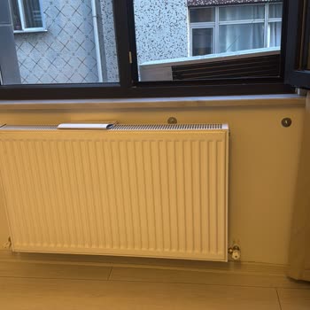 Beko Klima Montajı Sonrası Hasarlı Dış Ünite Ve Tamir Edilmemiş İşçilik