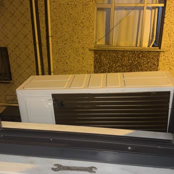 Beko Klima Montajı Sonrası Hasarlı Dış Ünite Ve Tamir Edilmemiş İşçilik