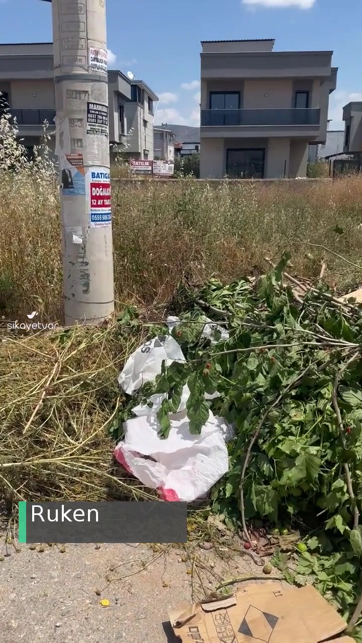 Seferihisar Cumhuriyet Mahallesi Çöplerin Alınmaması videonun kapak resmi