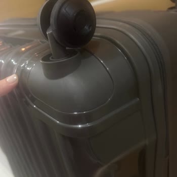 Sıfır Olması Gereken Bavul Kirli Ve Kullanılmış Teslim Alındı