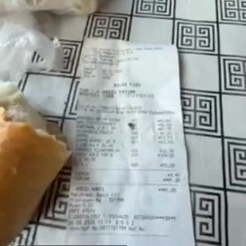 A101 Market Ekmek Üzerinde Bulunan Metalimsi Parçalar
