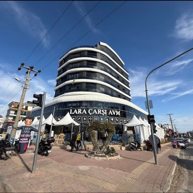 Ağır Koku Ve Defolu Halı İçin İade Reddi, Saygısız Personel Ve Mağazadan Kovulma