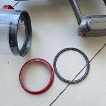 Dyson V15 İç Haznedeki Halkaların Yerinden Çıkması Ve Ücretli Parça Talebi
