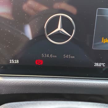 Şarj Hatası Nedeniyle Yeni Mercedes EQB Yolda Bırakıldı