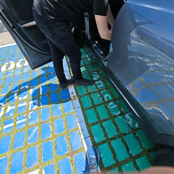 Şarj Hatası Nedeniyle Yeni Mercedes EQB Yolda Bırakıldı