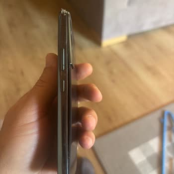 Samsung Galaxy S22 Bataryası Şişti: Güvenlik Riski Ve Büyük Hayal Kırıklığı