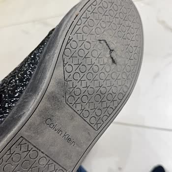 Kısa Sürede Taban Bozulmasıyla Karşılaşılan Calvin Klein Ayakkabısının Kalitesine Hayal Kırıklığı