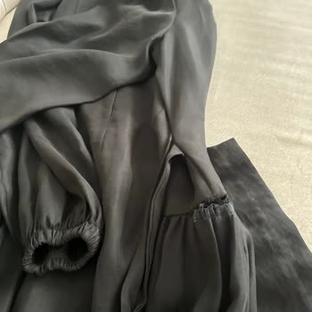 Zaina Butik’ten Defolu Elbise Ve İade Reddi