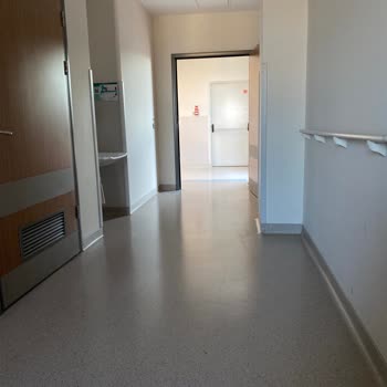 Onkoloji Servisinde Havasız Ve Sıcak Oda İçin Acil Müdahale Talebi