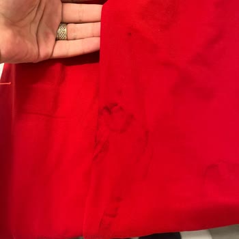 Yıkama Talimatına Uygun Çocuk Takımında Boya Aktı, Müşteri Hizmetleri Ütü İddiasını Reddetti