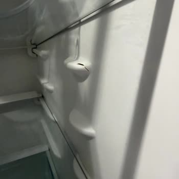 Teşhir Ürün Olarak Gelen Buzdolabının Hasarlı Ve Kusurlu Durumu