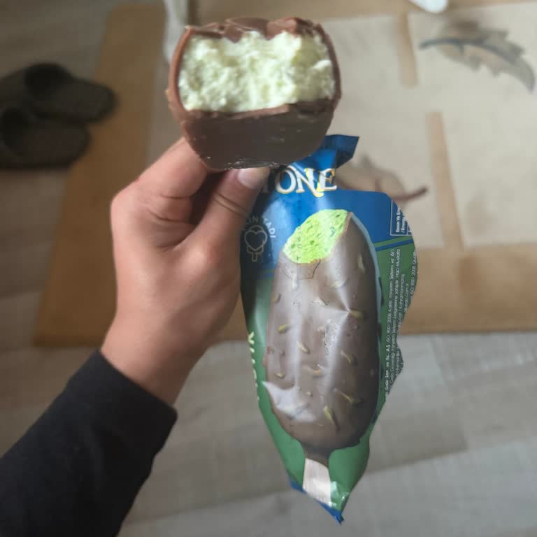 Ambalajda Fıstıklı Yazılı Ürün Sade Çıktı