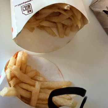 Burger King Ispartakule Şubesinde Bozuk Gıda Ve İade Sorunu