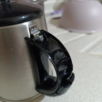 Kırılan Kulp Ve Dayanıksız Plastik Nedeniyle Ücretsiz Değişim Talebi