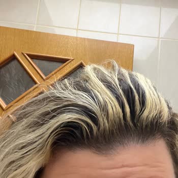 Mustafa Kayapınar Hair Artist Kuaförde Hatalı Ombre Ve Saç Zararından Dolayı 4000 TL İade Talebi