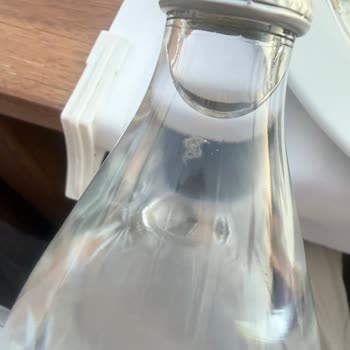 Mila Su Şişelerinde Tanımsız Cisimler Ve Sağlık Riski