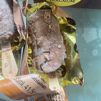 Kırık Ve Ekşi Magnum Mini Dondurması Çocuğuma Sağlık Riski Yarattı