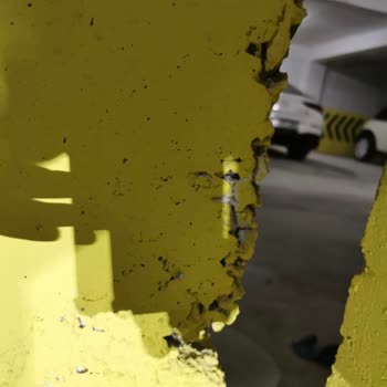 Bina Çatlakları Ve Kanalizasyon Karışması Sağlık Krizine Yol Açıyor