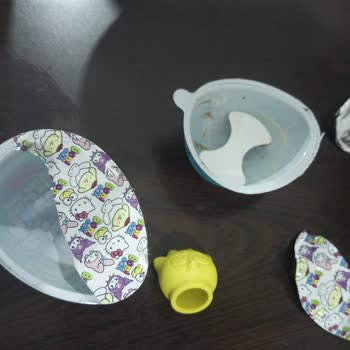 Hello Kitty Sürpriz Yumurtalarında Yanlış Ve Kalitesiz Oyuncak Çıktı