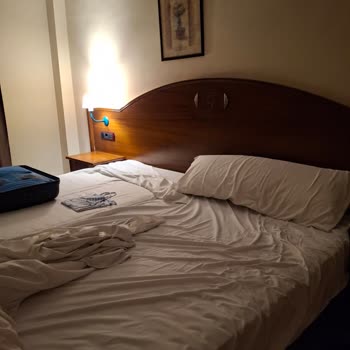 Jolly Tur Müşterisi Olarak Granada’daki Otelde Hijyen Ve Gürültü Şikayeti