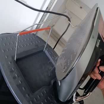 Beko Ütüsünde Buhar Tuşu Arızası Ve Su Sızıntısı Nedeniyle Değişim Talebi