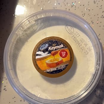 Gelecek Tüketim Tarihi Olmasına Rağmen Kaymakta Küflenme Ve Yenisi Talebi